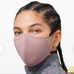 NEW LULULEMON Double Strap Face Mask